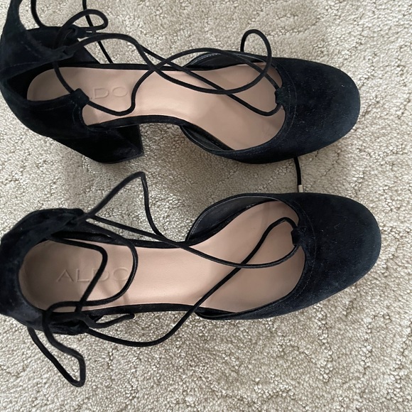 Shoes - Picture 3 of 4